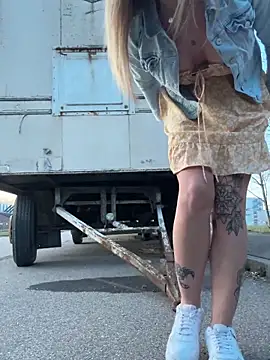 Etwas neugierig online show from 20, 3, 2025