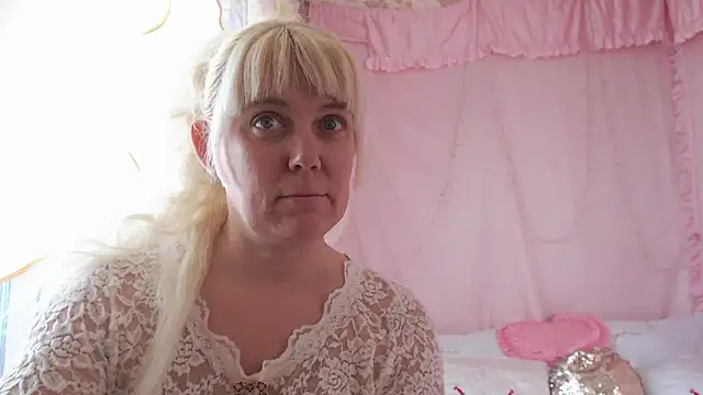 Snapshot of SunnySylvia chatting on 19, 1, 2026 SunnySylvia online show from 19, 1, 2026