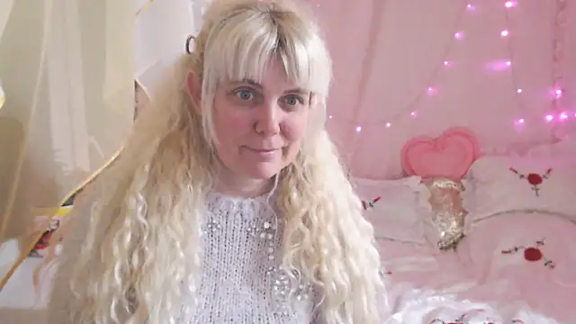 Snapshot of SunnySylvia chatting on 18, 3, 2026 SunnySylvia online show from 18, 3, 2026