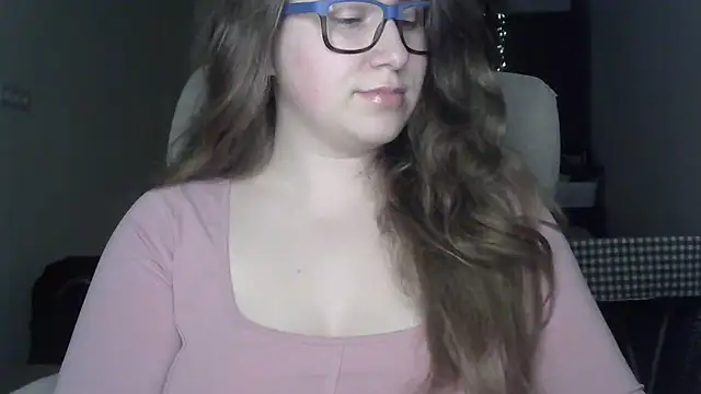 Snapshot of SeasonalSomeone chatting on 8, 5, 2026 SeasonalSomeone online show from 8, 5, 2026