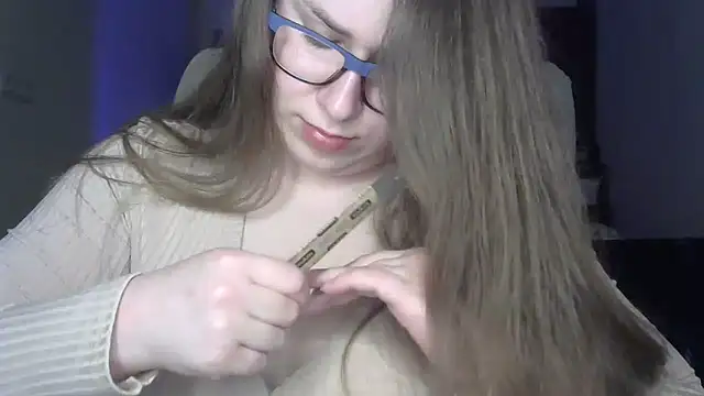 Snapshot of SeasonalSomeone chatting on 10, 5, 2026 SeasonalSomeone online show from 10, 5, 2026