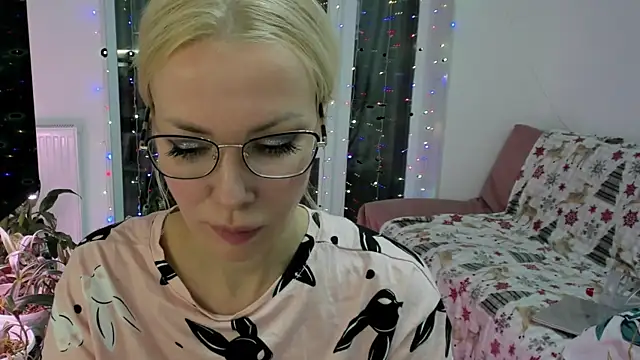 BowToYourWeakness online show from 28, 12, 2024