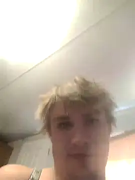 Snapshot of MaddyC6992 chatting on 30, 10, 2025 MaddyC6992 online show from 30, 10, 2025