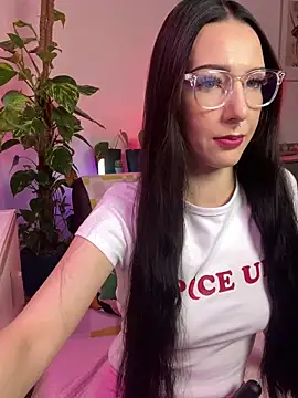 Trixie-Tainted online show from 15, 2, 2025