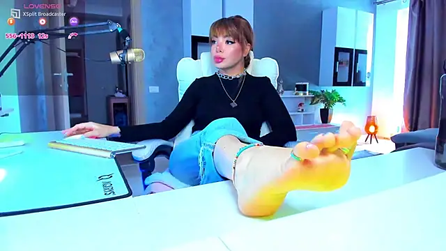 Miss kay1111 online show from 15, 7, 2026
