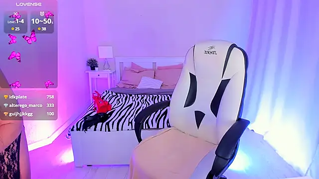 Snapshot of HelenaRegal chatting on 19, 1, 2025 HelenaRegal online show from 19, 1, 2025