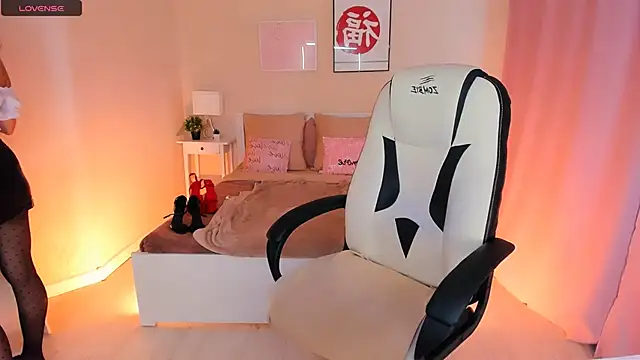 Snapshot of HelenaRegal chatting on 14, 9, 2025 HelenaRegal online show from 14, 9, 2025