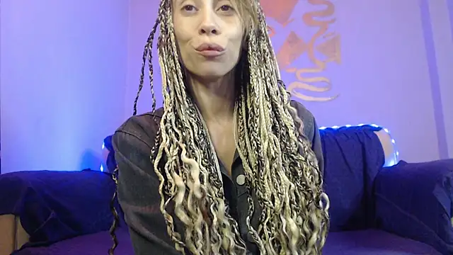 Snapshot of DIOSAHONEY chatting on 9, 5, 2026 DIOSAHONEY online show from 9, 5, 2026