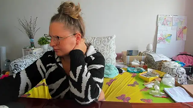 Snapshot of IamYourNarcotic chatting on 5, 11, 2025 IamYourNarcotic online show from 5, 11, 2025