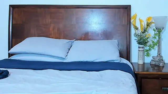 Christine 35 online show from 15, 2, 2025