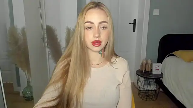 Snapshot of sexyCoralie chatting on 9, 5, 2026 sexyCoralie online show from 9, 5, 2026