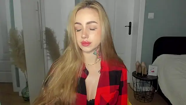 Snapshot of sexyCoralie chatting on 15, 5, 2026 sexyCoralie online show from 15, 5, 2026