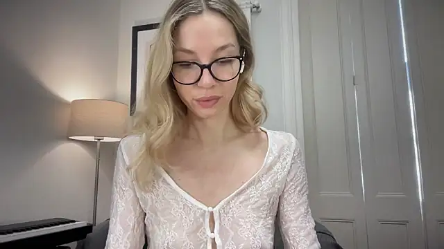 Snapshot of Cutensadistic chatting on 18, 12, 2024 Cutensadistic online show from 18, 12, 2024