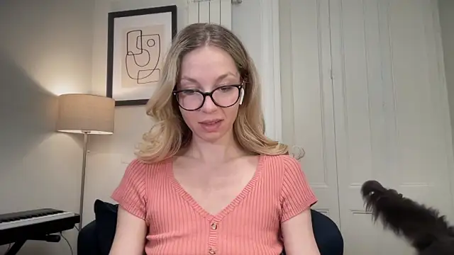Snapshot of Cutensadistic chatting on 12, 3, 2025 Cutensadistic online show from 12, 3, 2025
