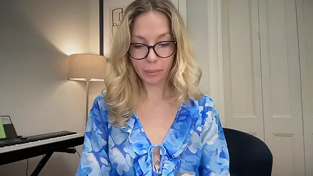 Snapshot of Cutensadistic chatting on 19, 3, 2025 Cutensadistic online show from 19, 3, 2025