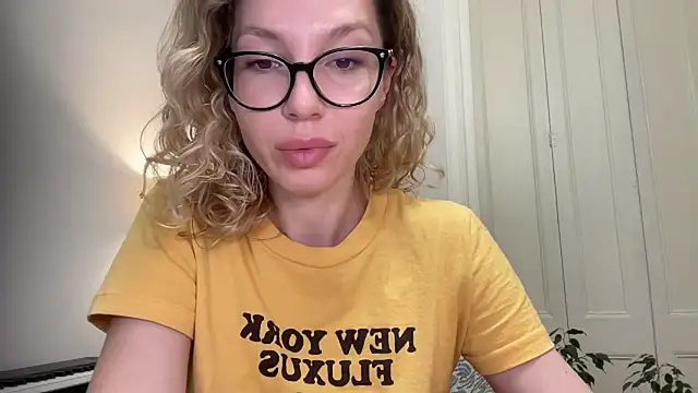 Snapshot of Cutensadistic chatting on 14, 9, 2025 Cutensadistic online show from 14, 9, 2025