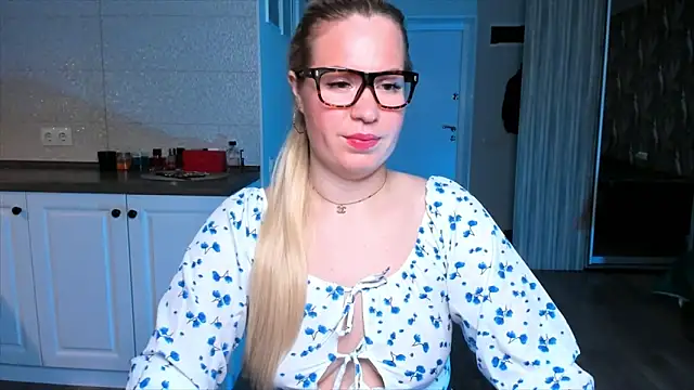 HotTiffani online show from 21, 10, 2025