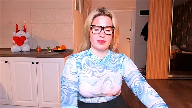 HotTiffani online show from 9, 11, 2025