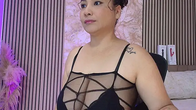 JuliRamirez online show from 12, 9, 2025