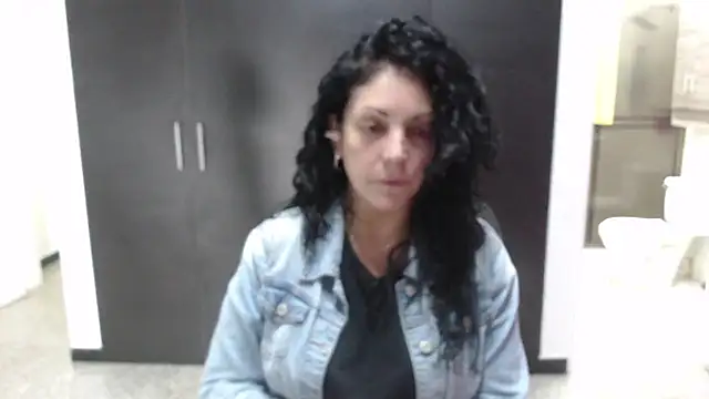 mijal queen online show from 21, 11, 2025