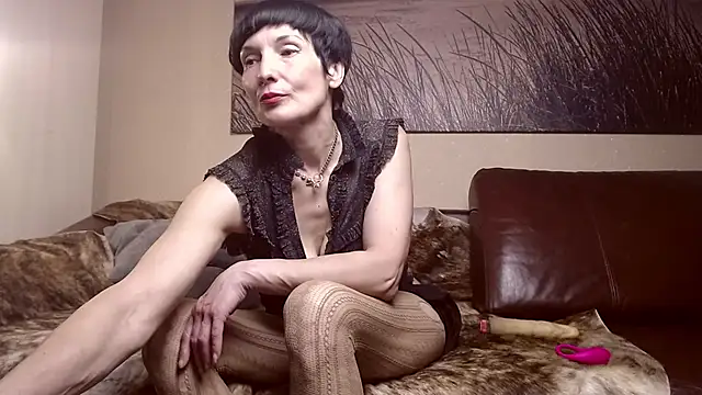Snapshot of ElizabethLong chatting on 18, 5, 2026 ElizabethLong online show from 18, 5, 2026