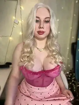 LaraHollywood online show from 15, 2, 2025