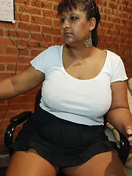Snapshot of Lilybanx chatting on 7, 7, 2026 Lilybanx online show from 7, 7, 2026