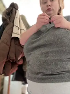 Snapshot of Model9798 chatting on 26, 3, 2026 Model9798 online show from 26, 3, 2026