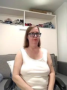 SweetandNaughty1 online show from 7, 1, 2026