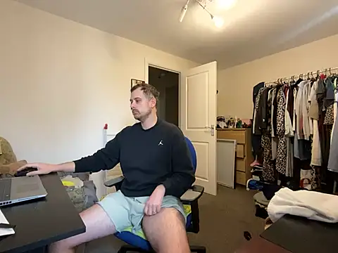 Kramer023 online show from 17, 2, 2025