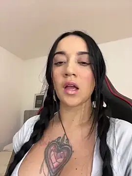 EmmyEvans1 online show from 5, 3, 2025