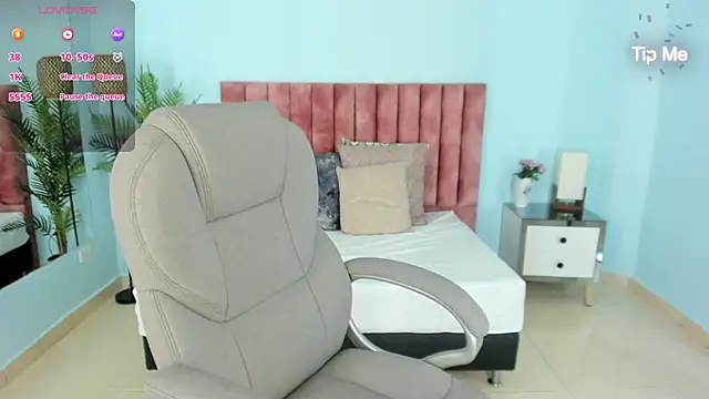 Snapshot of tati_saldarriaga chatting on 28, 11, 2025 tati saldarriaga online show from 28, 11, 2025