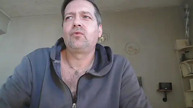 Snapshot of matrikes1 chatting on 1, 3, 2026 matrikes1 online show from 1, 3, 2026