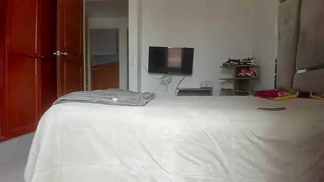 cuteboybigcock- online show from 5, 11, 2025