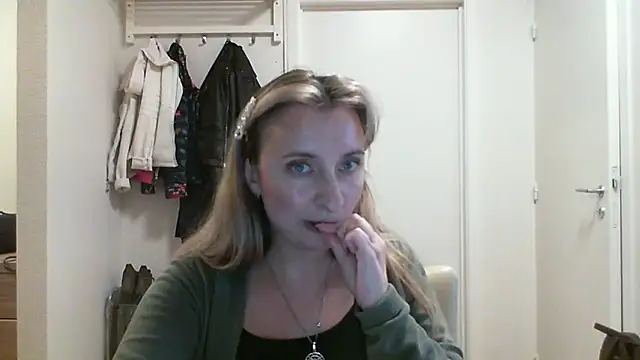 SusanCurt online show from 14, 10, 2025