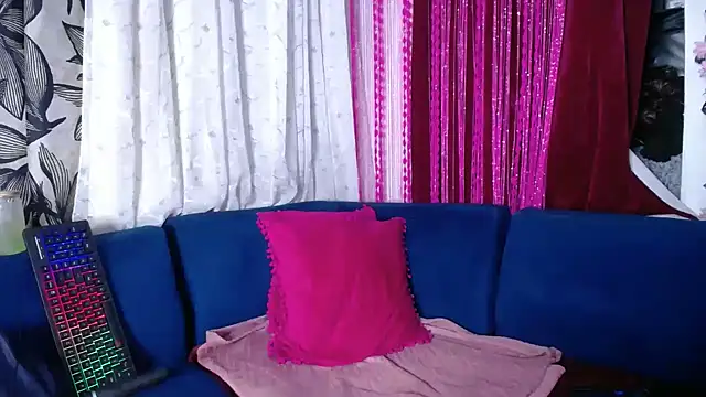 Snapshot of crystalbxx chatting on 16, 6, 2026 crystalbxx online show from 16, 6, 2026
