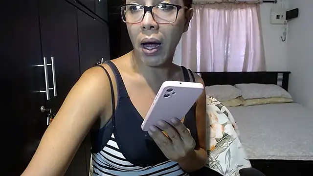 sensual nataliee online show from 23, 1, 2025