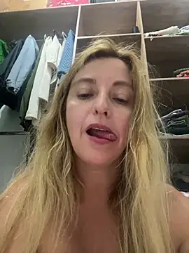 Snapshot of moniquerainx chatting on 21, 4, 2026 moniquerainx online show from 21, 4, 2026