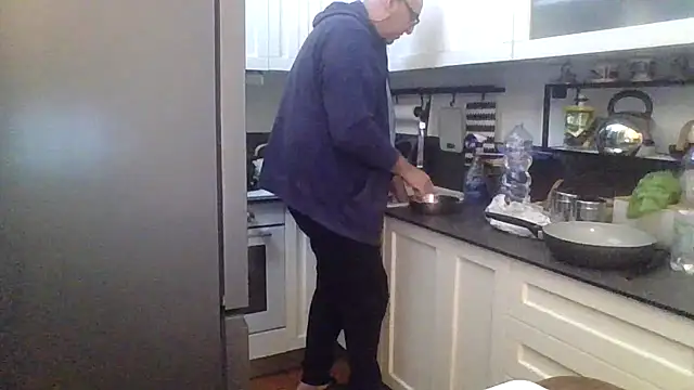 ANONIMO7735 online show from 24, 10, 2025