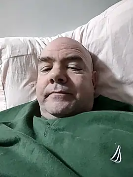 Snapshot of brian4300 chatting on 19, 1, 2026 brian4300 online show from 19, 1, 2026