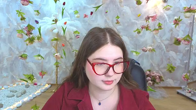 NicoleFoxery online show from 5, 4, 2026