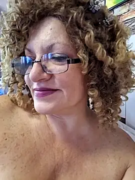 Snapshot of Hot_Azaleea chatting on 19, 10, 2025 Hot Azaleea online show from 19, 10, 2025