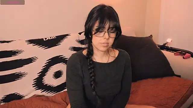 Evie-Luna online show from 8, 1, 2025