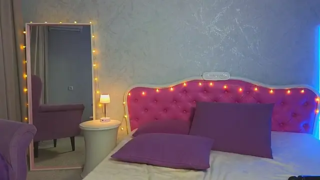 Snapshot of Ariana_Petite chatting on 13, 12, 2024 Ariana Petite online show from 13, 12, 2024
