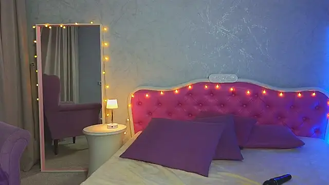 Snapshot of Ariana_Petite chatting on 10, 2, 2025 Ariana Petite online show from 10, 2, 2025