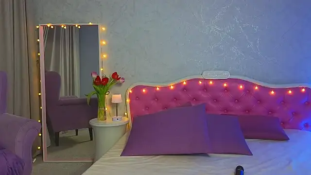 Snapshot of Ariana_Petite chatting on 9, 3, 2025 Ariana Petite online show from 9, 3, 2025