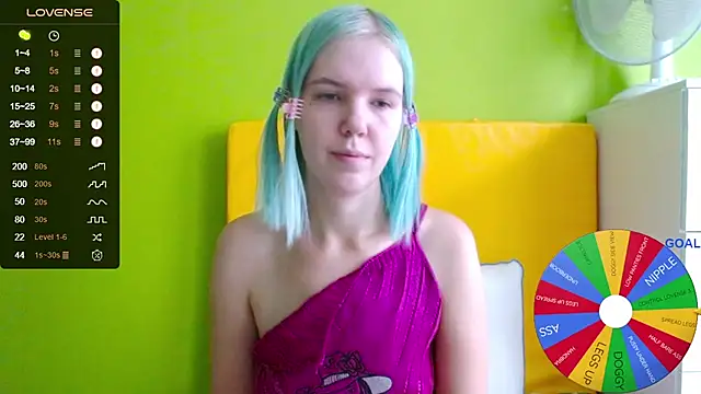 Snapshot of Ultra_Meow chatting on 27, 10, 2025 Ultra Meow online show from 27, 10, 2025