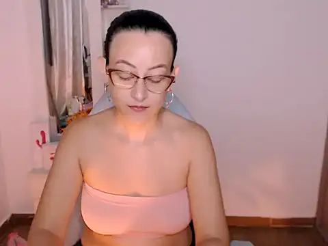 Snapshot of BOREAL_MOON chatting on 15, 5, 2026 BOREAL MOON online show from 15, 5, 2026