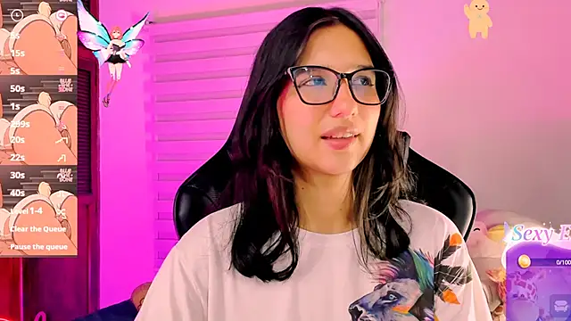 Snapshot of Luniverse chatting on 6, 3, 2025 Luniverse online show from 6, 3, 2025