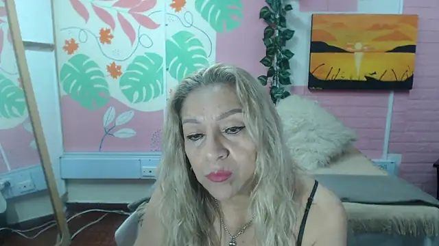 Snapshot of ZAMANTHA chatting on 4, 5, 2026 ZAMANTHA online show from 4, 5, 2026